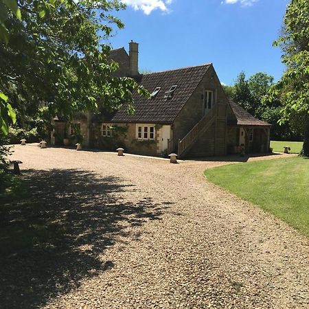 Great Ashley Farm Bed And Breakfast & Shepherds Huts Bradford-On-Avon Ngoại thất bức ảnh