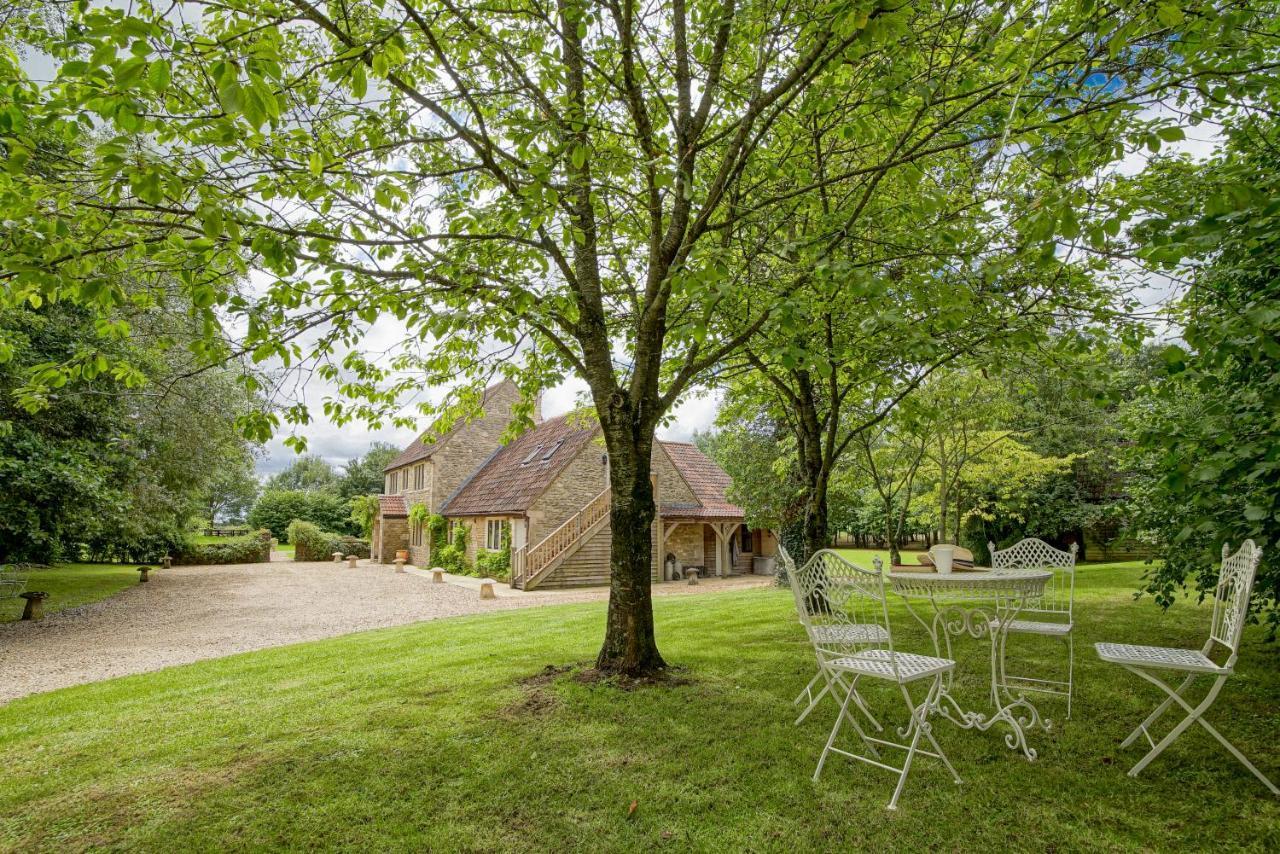 Great Ashley Farm Bed And Breakfast & Shepherds Huts Bradford-On-Avon Ngoại thất bức ảnh