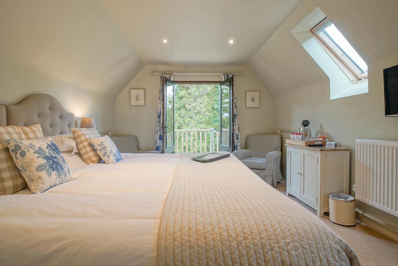 Great Ashley Farm Bed And Breakfast & Shepherds Huts Bradford-On-Avon Ngoại thất bức ảnh