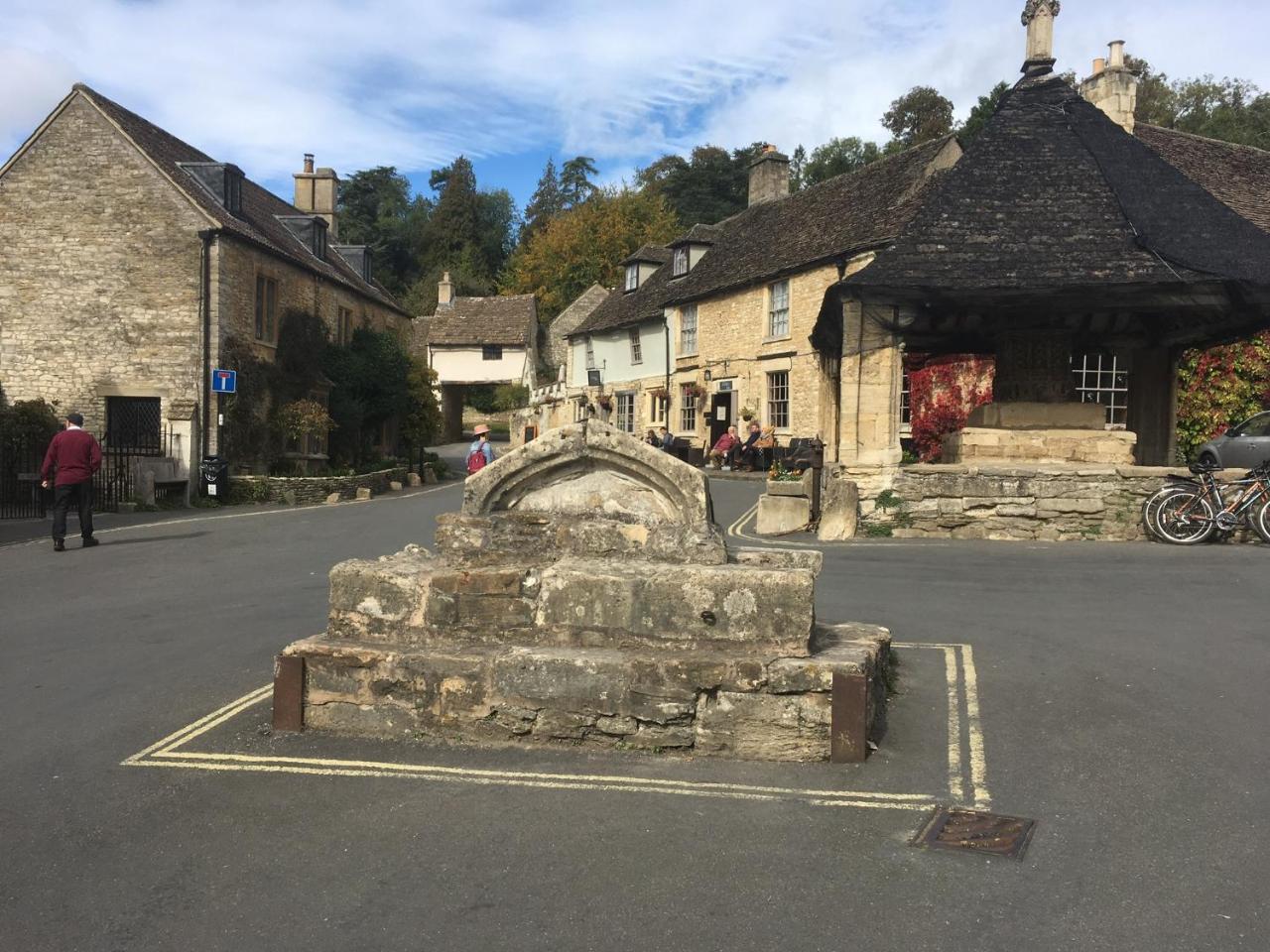 Great Ashley Farm Bed And Breakfast & Shepherds Huts Bradford-On-Avon Ngoại thất bức ảnh