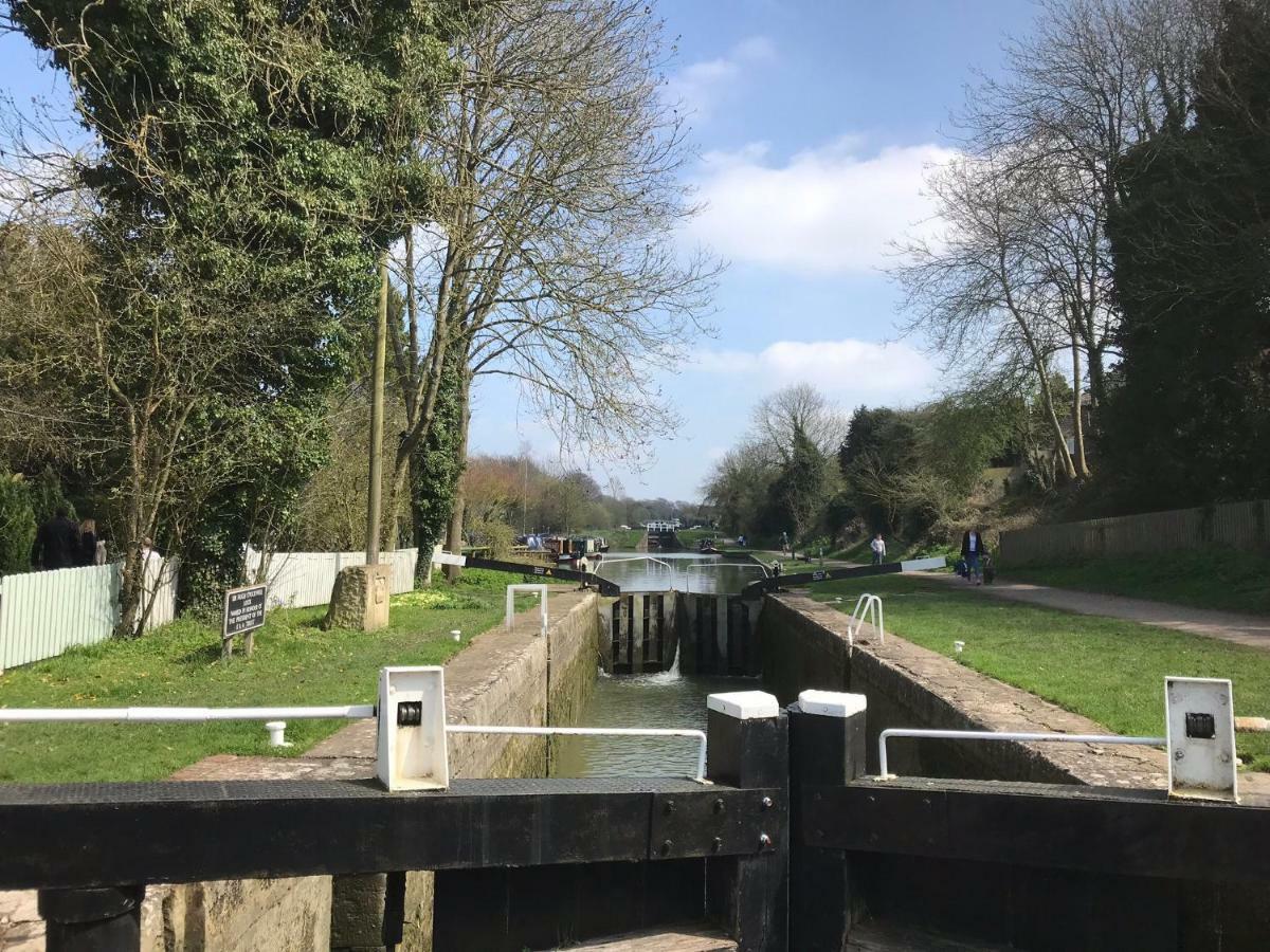 Great Ashley Farm Bed And Breakfast & Shepherds Huts Bradford-On-Avon Ngoại thất bức ảnh