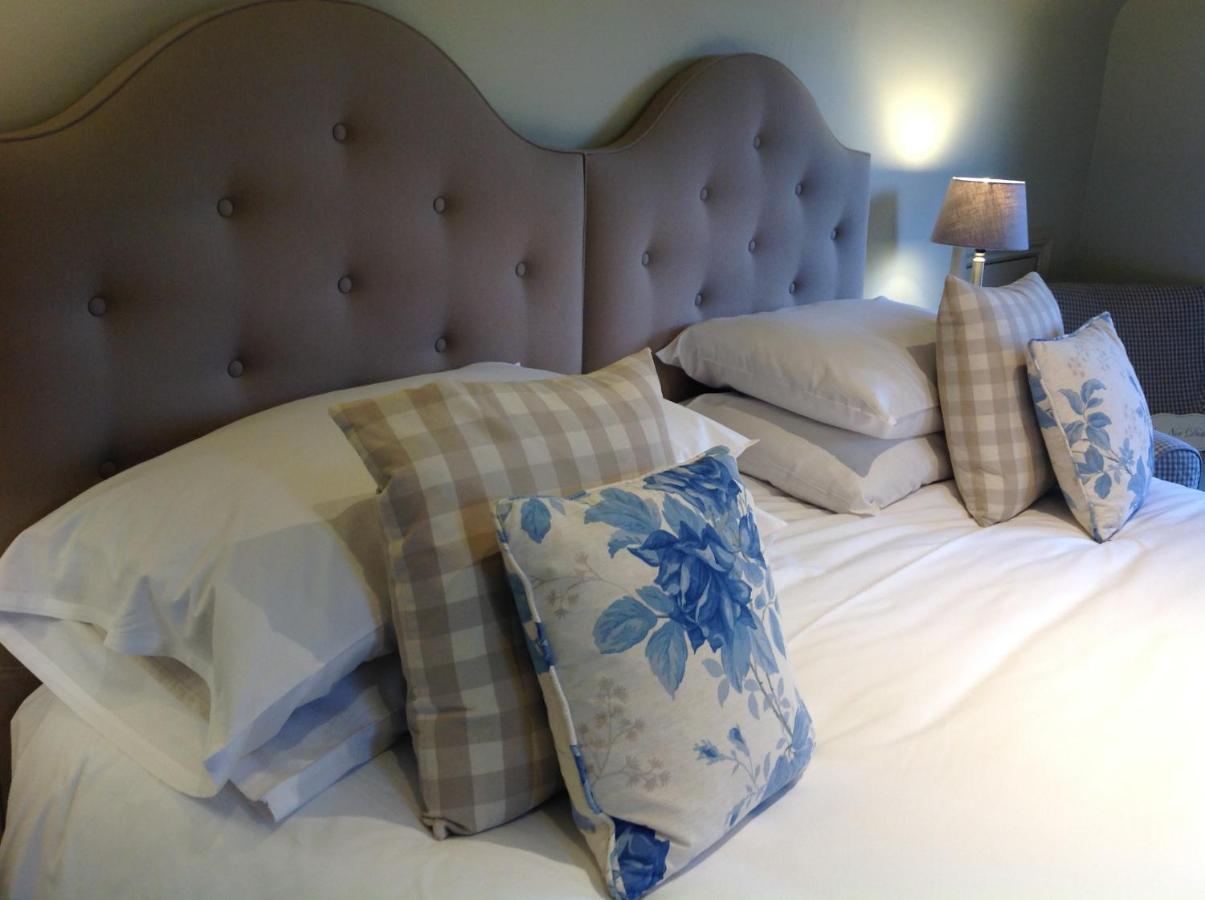 Great Ashley Farm Bed And Breakfast & Shepherds Huts Bradford-On-Avon Ngoại thất bức ảnh